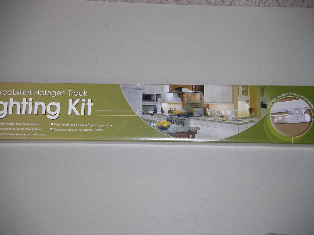 Bargainwizz Linea Halogen Track Lighting Kit* 5 Bargainwizz Linea Halogen Track Lighting Kit*